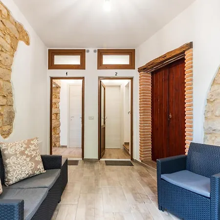 Dommu Anna 包内伊