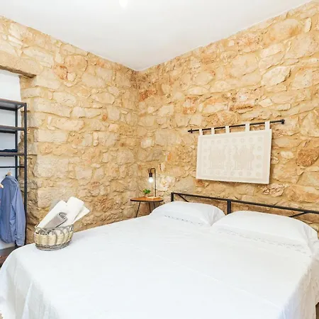 Dommu Anna 包内伊