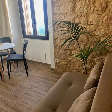 Dommu Anna * 包内伊