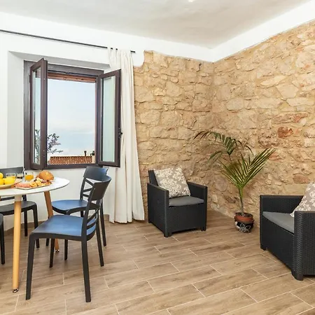 Apartment Dommu Anna *