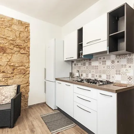 Dommu Anna Apartment *