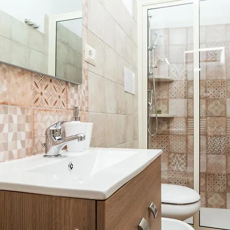 Dommu Anna Apartment *